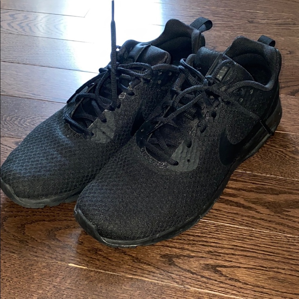 Nike Tennis Shoes